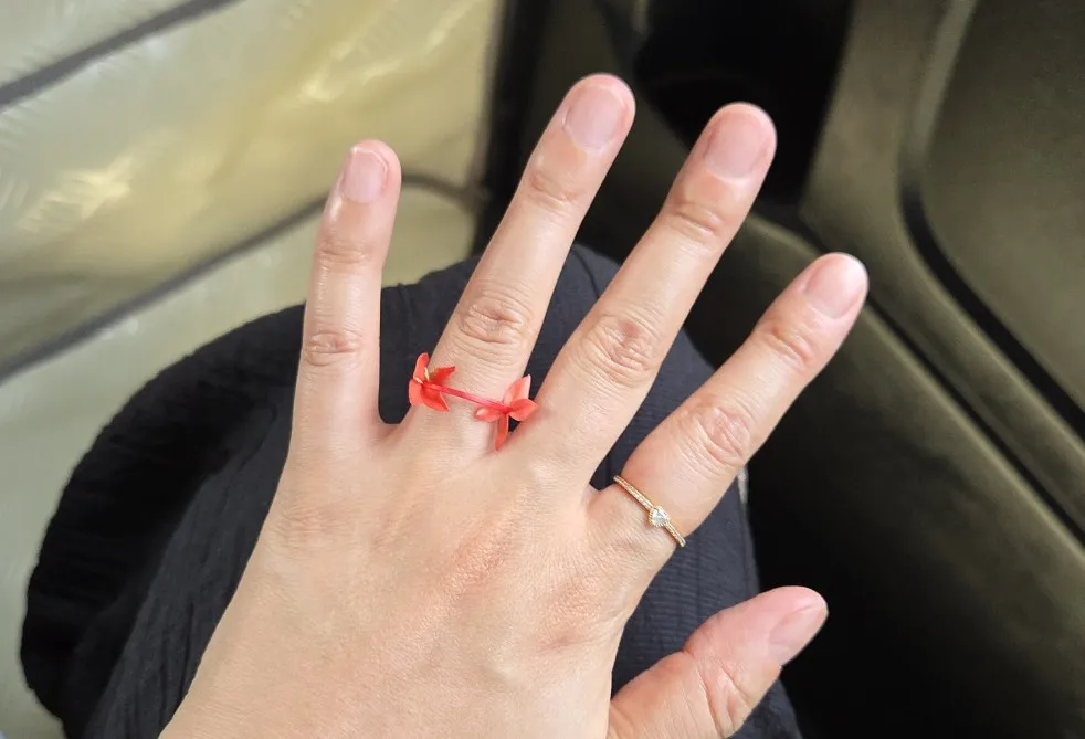 리뷰 썸네일